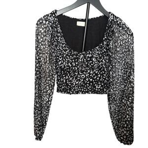 altar'd state womens black white animal print long sleeve crop top. Size S